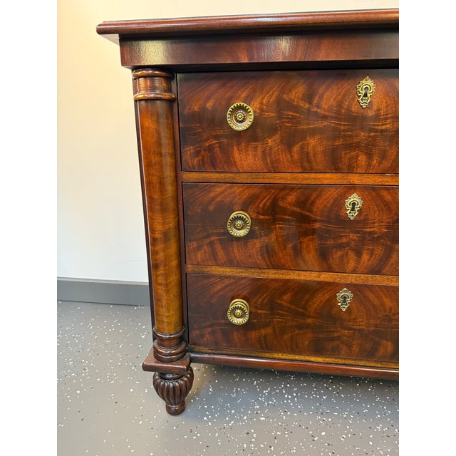 1980s Henredon Historic Nachez Collection Crotch Mahogany Bachelors Chest For Sale - Image 11 of 11