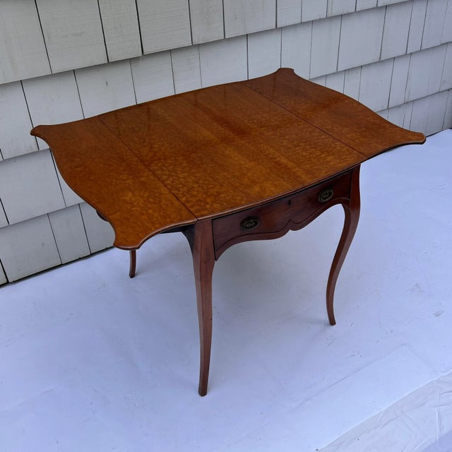 Early 19th Century Antique English Pembroke Table For Sale In New York - Image 6 of 11