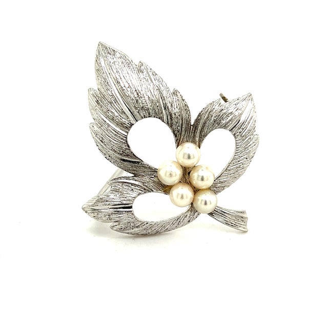 1990s 1990s Mikimoto Estate Akoya Pearl Leaf Brooch Pin Sterling Silver For Sale - Image 5 of 6