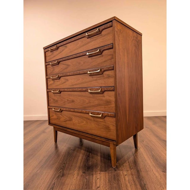 Mid-Century Modern 1960s American Walnut Highboy Dresser by Broyhill Lenoir, Attributed For Sale - Image 3 of 8