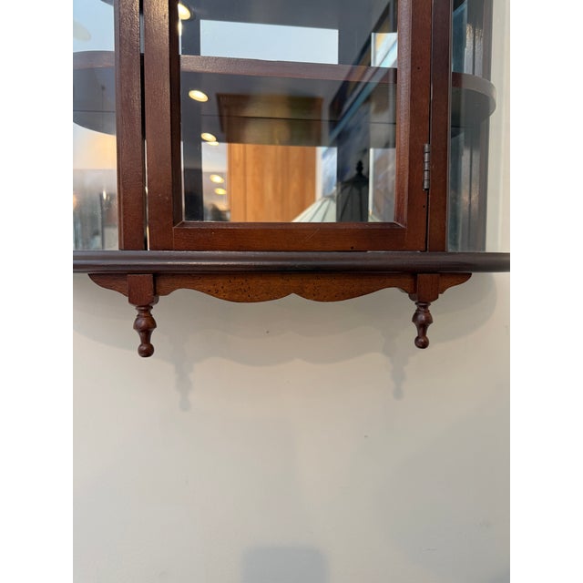 Mid 20th Century Victorian Curved Glass Mahogany 3 Tier Hanging Vitrine Wall Display Curio Cabinet For Sale - Image 5 of 13