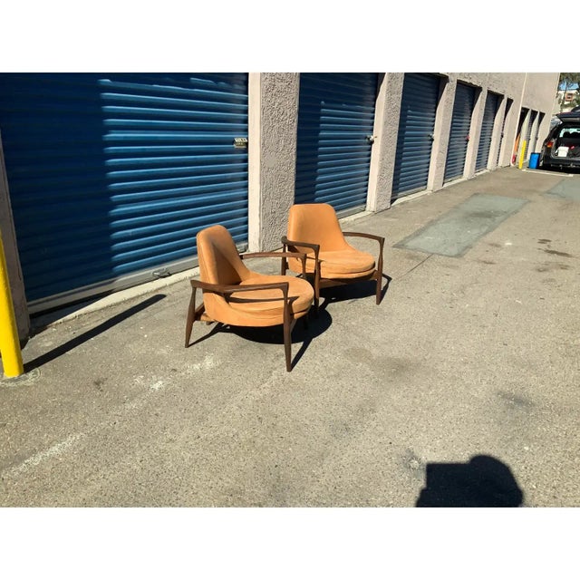 1990s Mid-Century Leather Lounge Chairs- a Pair For Sale - Image 5 of 5