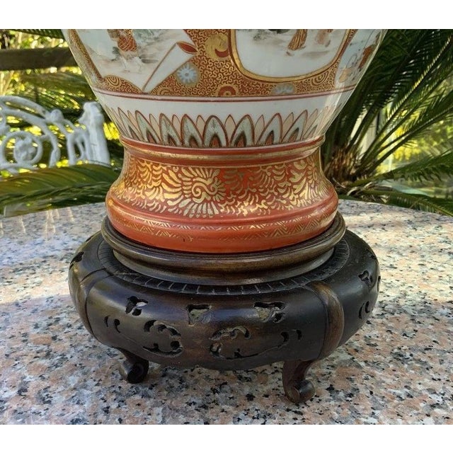 Large Meiji Japanese Gilt Porcelain Samurai Vase with Stand, 1880 For Sale - Image 11 of 18