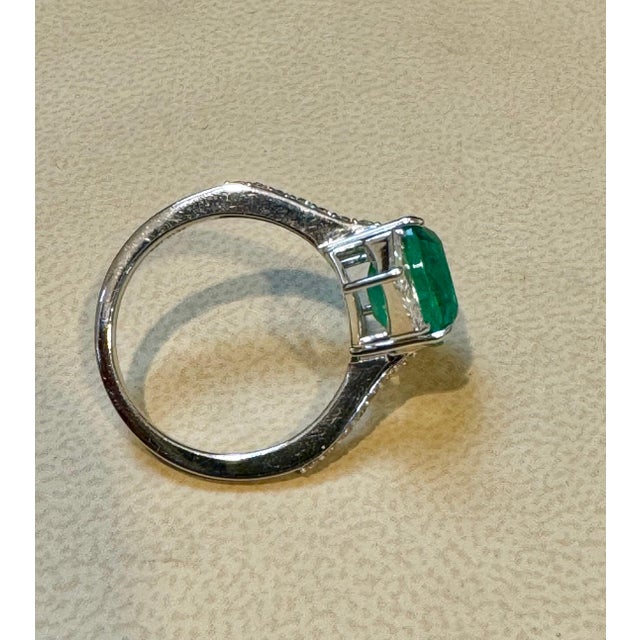 3.8 Ct Finest Zambian Cushion Cut Emerald & 1.5Ct Diamond Ring, 18 Kt Gold , 7.5 For Sale - Image 17 of 18