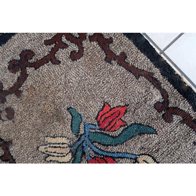 Textile Handmade Antique American Hooked Rug 2' X 3.3' (63cm X 101cm) 1880s For Sale - Image 7 of 7