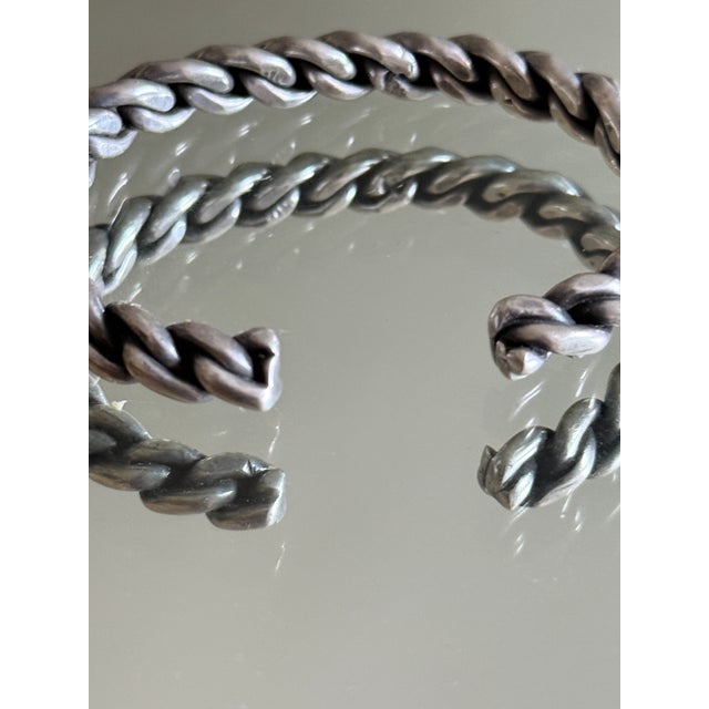 1970s Vintage 1970s Modernist Open Cuff Bracelet With Braided Silver Tone Links For Sale - Image 5 of 12