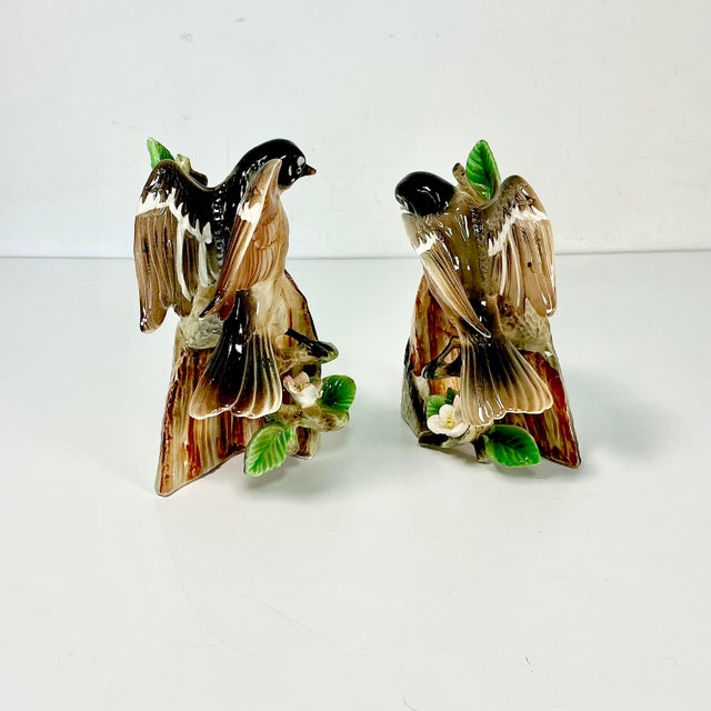 1950s Mid-Century Boho Chic Arts & Crafts Porcelain Robin Bookends - A Pair. For Sale - Image 4 of 12