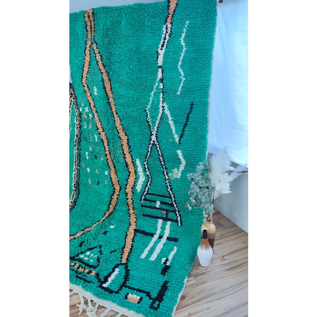Handmade Moroccan Beni Ourain Rug, Emerald Green Abstract, 9'7" X 6'9" For Sale - Image 14 of 15