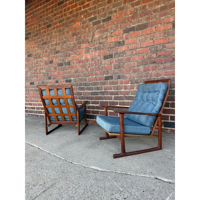 Mid 20th Century Pair of Mid-Century Danish Modern Lounge Chairs by Selig For Sale - Image 5 of 12