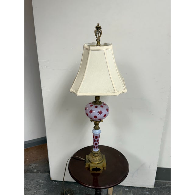 Vintage Traditional Fenton Cranberry Opalescent Coin Dot Art Glass Table Lamp For Sale - Image 4 of 12