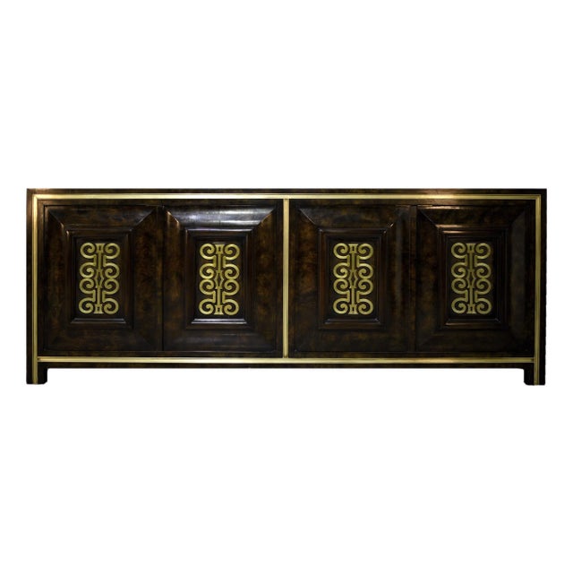 1970s Vintage Mastercraft William Doezema Burled Amboyna Wood and Brass Credenza For Sale