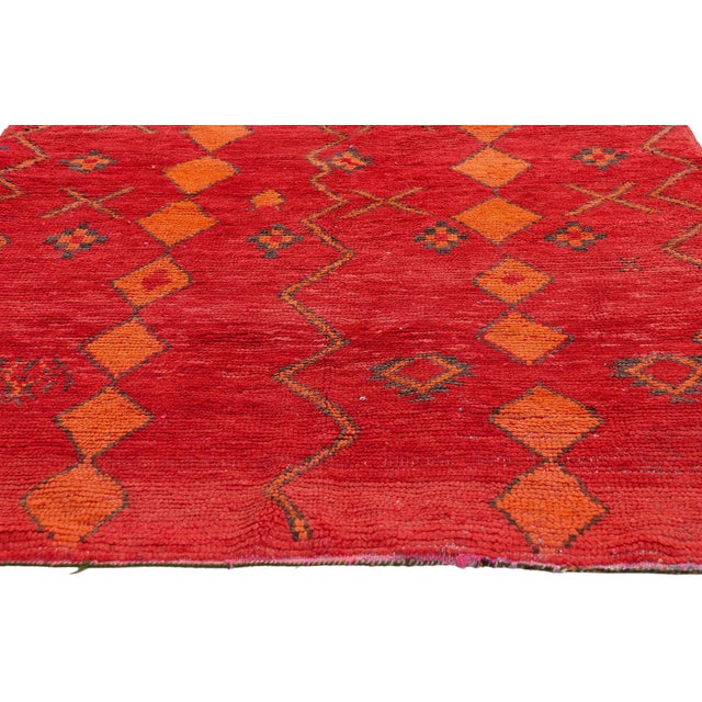 Berber Tribes of Morocco Vintage Boujad Moroccan Rug, 03'06 X 06'02 For Sale - Image 4 of 10