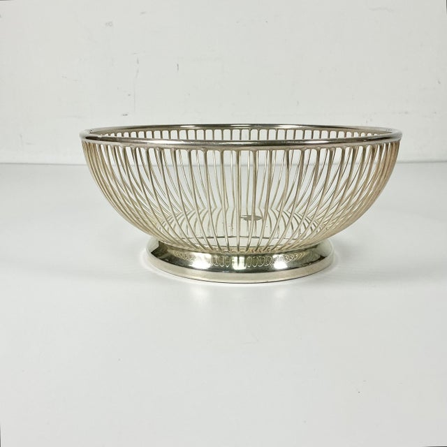 Gorham Silver Co. 1970s Vintage Hollywood Regency Boho Chic Gorham Silverplate Wire Bread Basket Serving Dish For Sale - Image 4 of 9