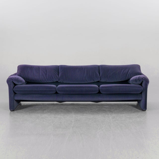 Vico Magistretti Maralunga Sofa by Vico Magistretti for Cassina Blue Stripe 3-Seat Italian Vintage Sofa For Sale - Image 4 of 7