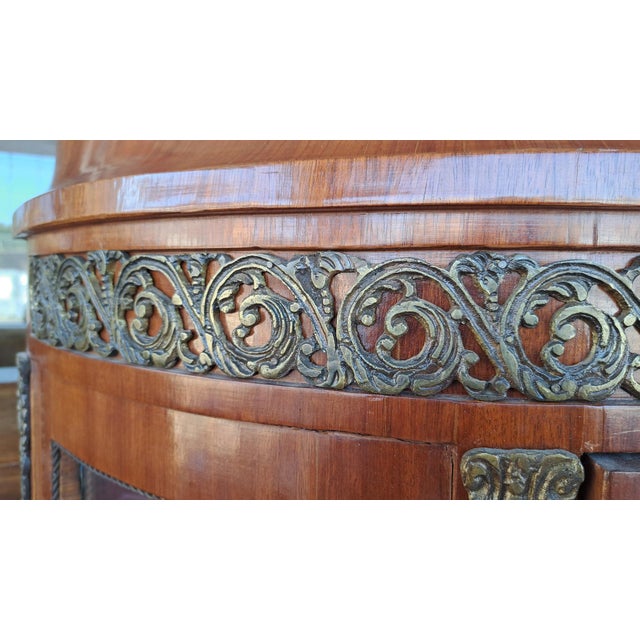 French Crescent Display Case in Walnut For Sale - Image 6 of 7
