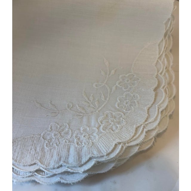 Mid-Century Modern Vintage Embroidered Dinner Napkins - Set of 6 For Sale - Image 3 of 6