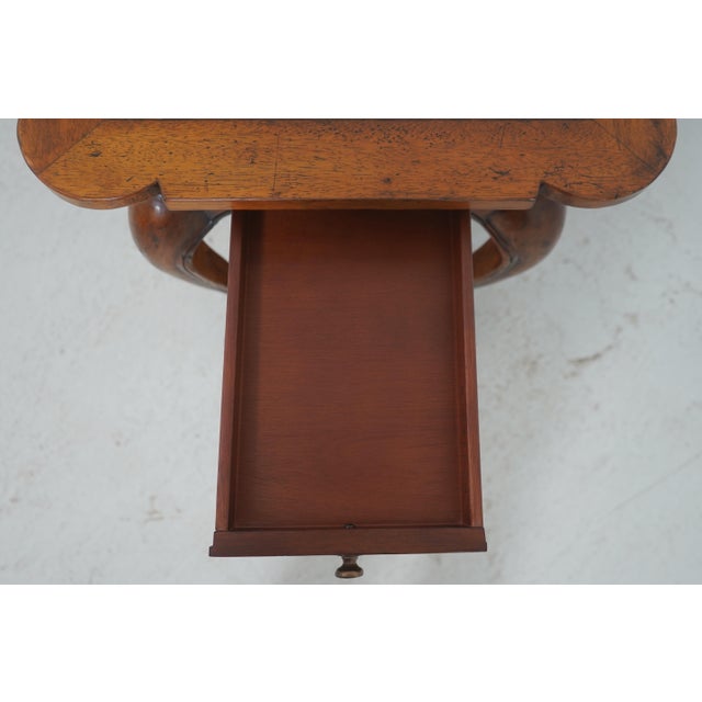 1990s Henredon Mahogany French Provincial Side Table For Sale - Image 5 of 17