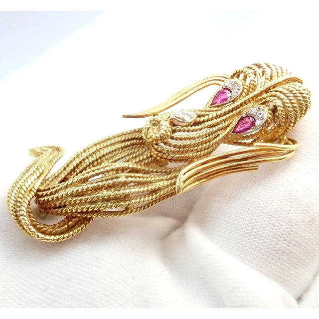Late 20th Century Vintage H. Stern Diamond Ruby Basset Hound Dog Yellow Gold Pin Brooch For Sale - Image 5 of 10
