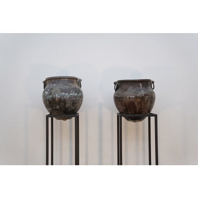 Set of 2 Formations Alicia Urns For Sale In Los Angeles - Image 6 of 12