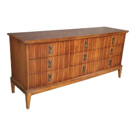 Example of Dixie Furniture Co. Dressers and Chests of Drawers