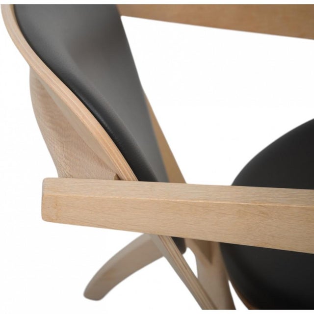 GE460 Butterfly Chair in Oak and Black Leather by Hans Wegner, 2015 For Sale - Image 11 of 18