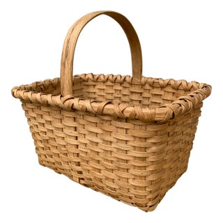 Early 20th Century American Splint Oak Gathering Basket For Sale