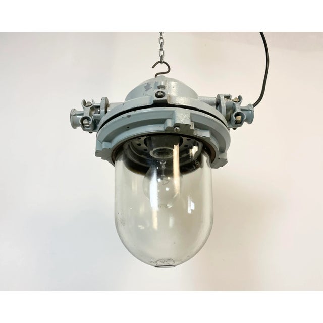 Industrial Grey Cast Aluminium Explosion Proof Lamp from Elektrosvit, 1970s For Sale - Image 6 of 15