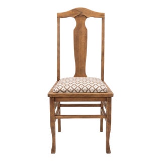 Early 20th Century American Oak T-Back Side Chair For Sale