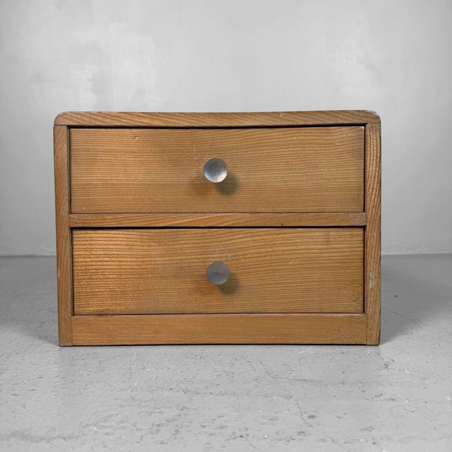 Small Japanese Tansu Chest with Two Drawers, 1950s For Sale - Image 11 of 11