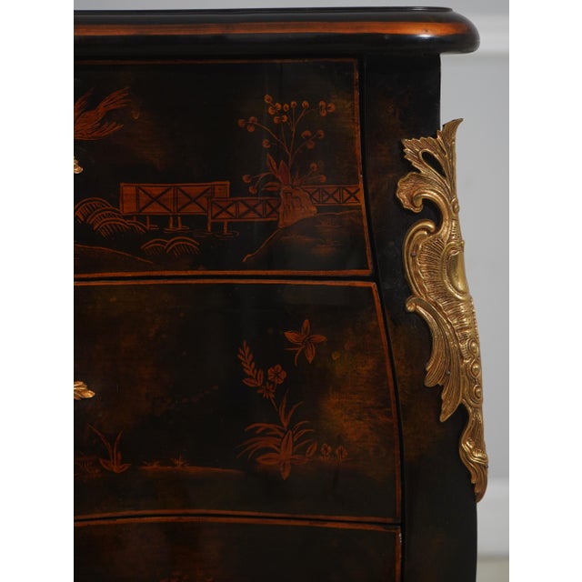 Maitland Smith Chinoiserie Louis XV Style Bombe Commode For Sale In Philadelphia - Image 6 of 18