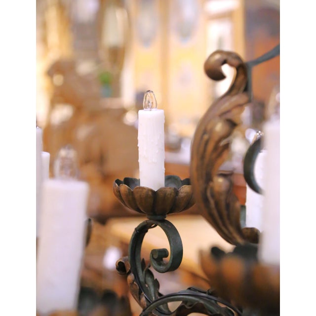 Early 20th Century French Louis XV Verdigris and Gilt 12-Light Iron Chandelier For Sale - Image 4 of 11