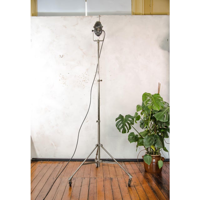 Metal Fresnel Theater Projector Floor Lamp from Lita, France, 1950s For Sale - Image 7 of 18