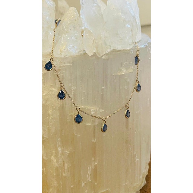 Art Deco Pear Cut Blue Sapphire Charm Chain Bracelet in 18k Yellow Gold For Sale - Image 3 of 8