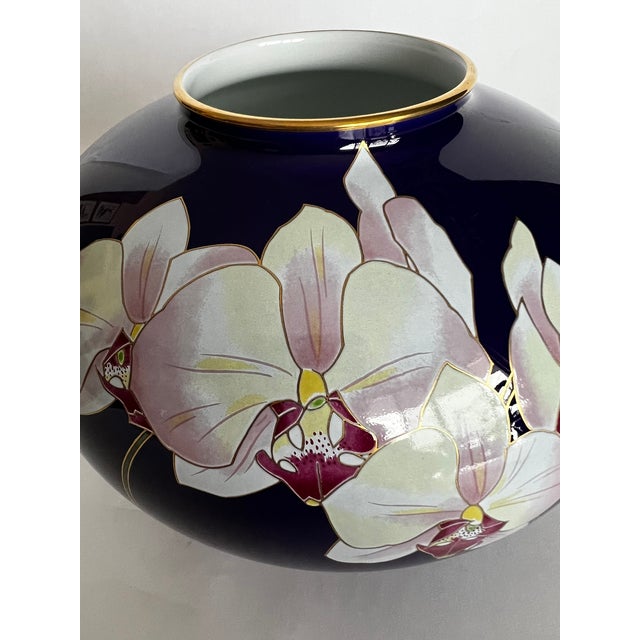 Koransha Porcelain Vase Featuring White Orchids on a Cobalt Blue Ground For Sale In Chicago - Image 6 of 10