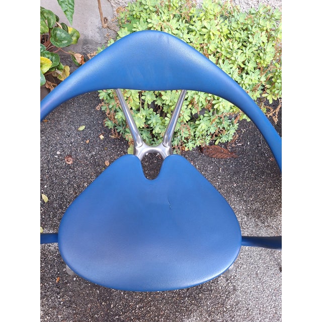 Vintage Armchairs in Aluminum and Blue Foam Material by Ferdinand Alexander Porsche for Ycami Edizioni, 1980s, Set of 4 For Sale - Image 4 of 13