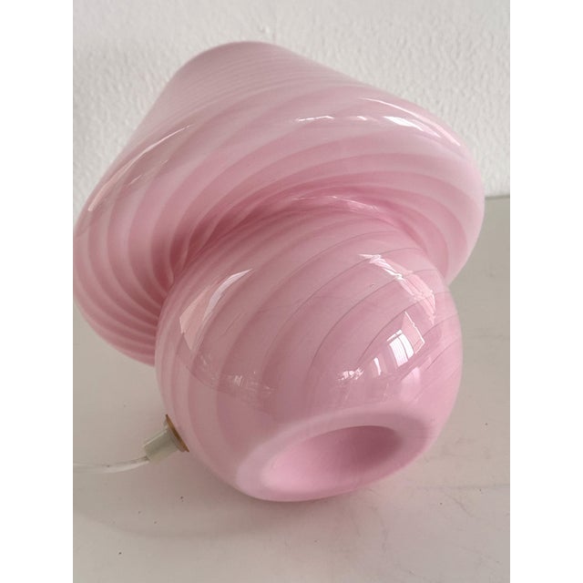 Italian Pink Swirl Murano Glass Mushroom Table Lamp, 1970s For Sale - Image 10 of 14