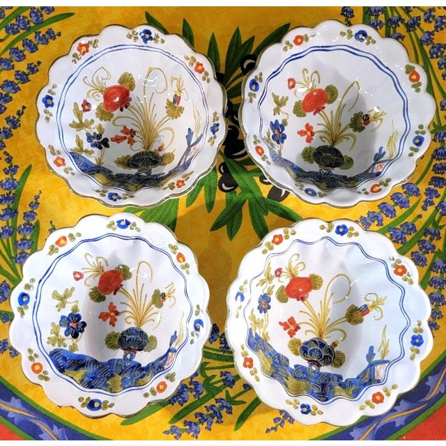 The Faenza Garofano (Blue Carnation) pattern is a highly collectible, traditional Italian majolica. Pieces marked with AMM...