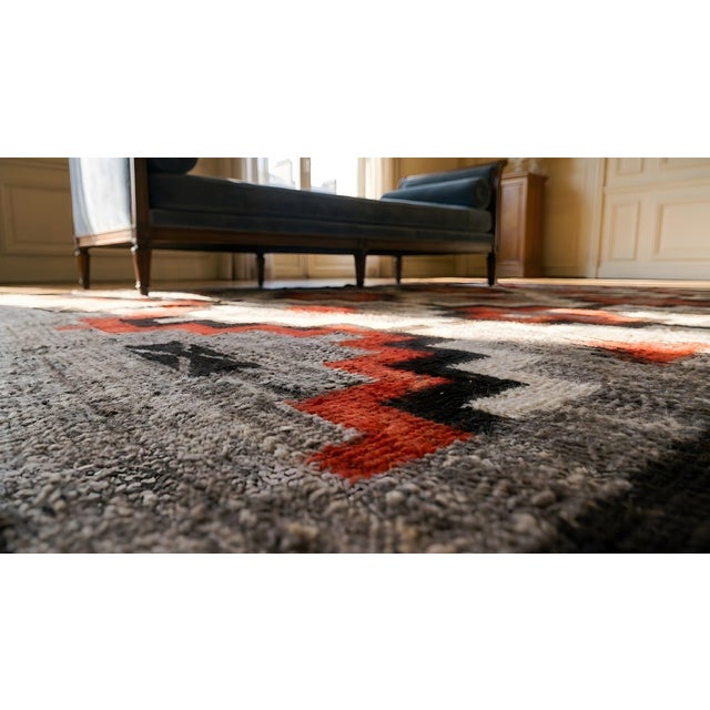 Textile Early 20th Century Navajo rug ( 5'2" x 7'9" - 157 x 236 ) For Sale - Image 7 of 8