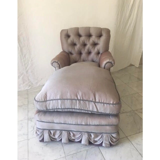 1940s Vintage Hollywood Regency Lavender Shagreen Silk Chaise For Sale - Image 4 of 13