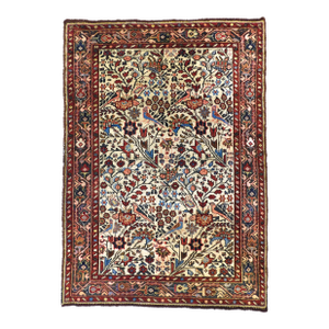 Antique Persian Rug. 3'4"x 4'9"