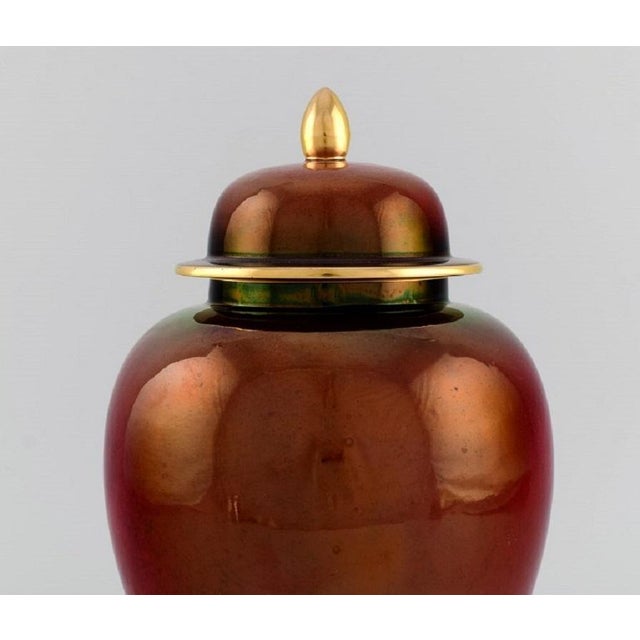 Large Rouge Royale Lidded Vase in Hand-Painted Porcelain from Carlton Ware, England, 1930s For Sale - Image 3 of 7