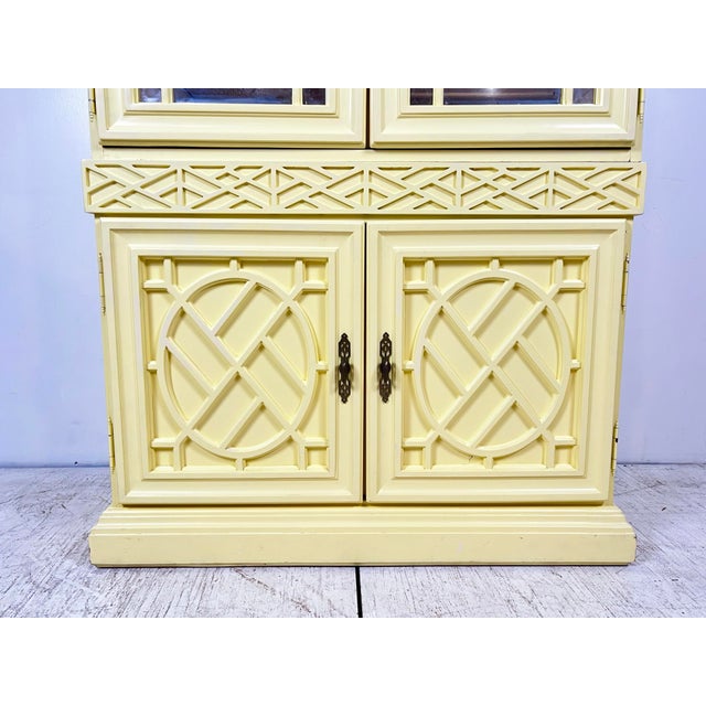 Late 20th Century Vintage Chinoiserie Chinese Chippendale Pagoda Cabinet For Sale - Image 5 of 12