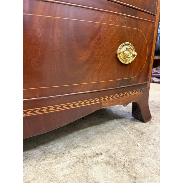 American 1800-1810 Bowfront Chest of Drawers. For Sale - Image 4 of 10