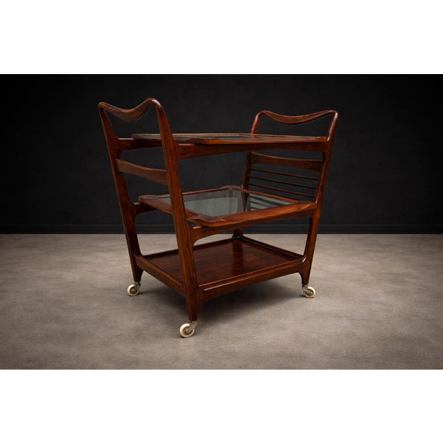 1960s Brazilian Modern Bar Cart in Rosewood & Glass by Carlo Hauner, 1960s – Lot 212 For Sale - Image 5 of 12