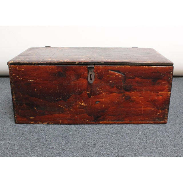 Wood Early 19th Century Colonial Stained Maple Handmade Travel Trunk / Chest With Hinged Top For Sale - Image 7 of 13