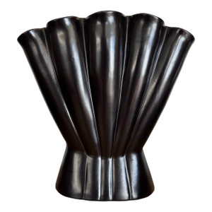 Vintage Red Wing Pottery #416 Matte Black Fan Vase – Art Deco Sculptural Form – Usa
