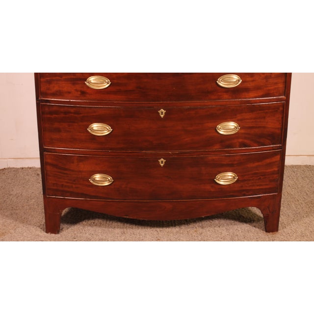 Early 19th Century Mahogany Bombé Chest of Drawers For Sale - Image 3 of 12