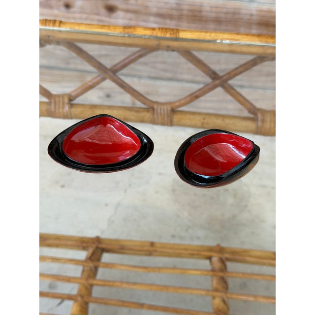 Contemporary Pair of Vintage Asian Lacquered Clam Shell Trinket Boxes For Sale - Image 3 of 10