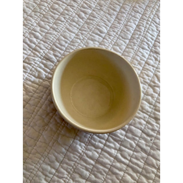 Ceramic Vintage Sioux Native American Studio Pottery Bowl Signed and Numbered Kate DisMounts For Sale - Image 7 of 13