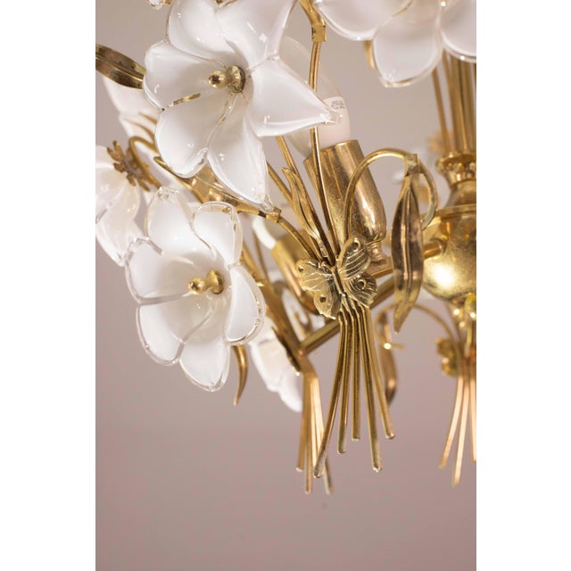 Murano Style Chandelier White Flowers, 1970 For Sale - Image 4 of 12